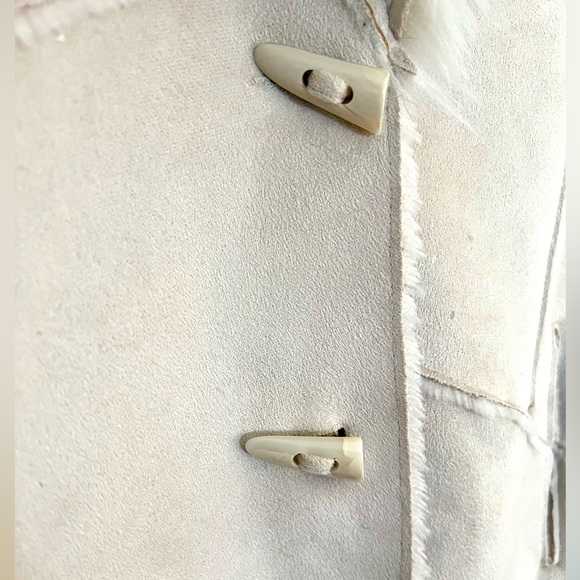 XOXO Women's Tan Faux Suede Teddy Jacket with Faux Fur Collar, Size XL, EUC! - Picture 4 of 11